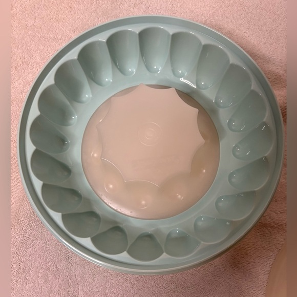 Vintage Tupperware Fluted 9" Jello Mold Ice Ring 3 Piece Aqua Blue - Picture 4 of 6